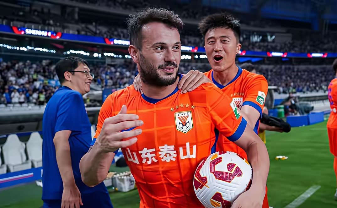 完美体育下载app-艰难逆转终获胜利，实力雄厚球队闯入前四名(十大逆转获胜足球)