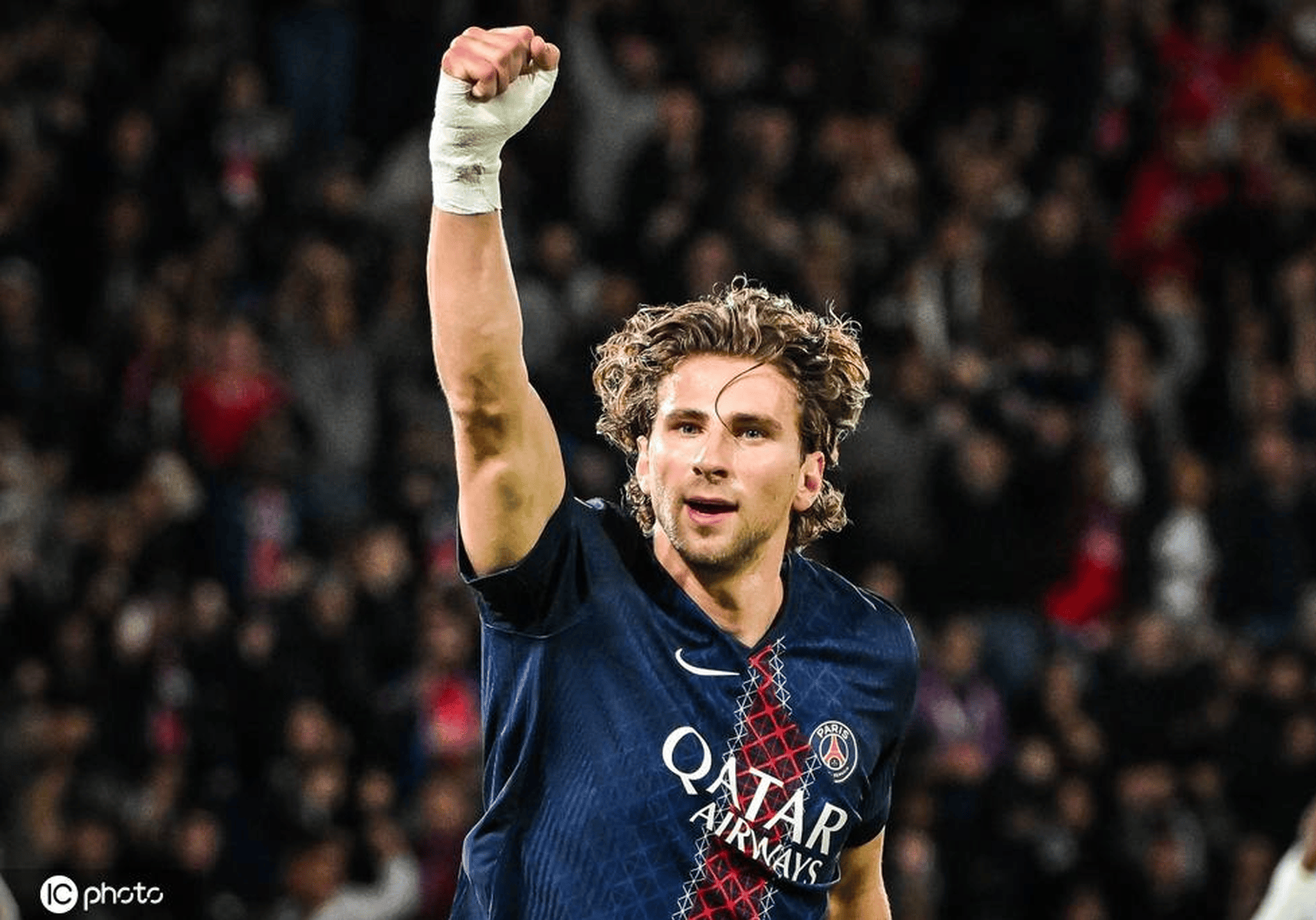 完美体育官网入口-巴黎圣日耳曼双杀法夫尔豪取连胜 