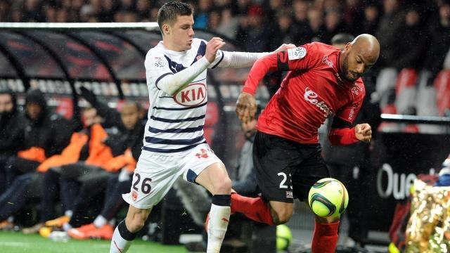 完美体育在线-瓦朗谢纳客场不敌对手，法甲保级形势雪上加霜(梅西在西甲进了多少球)