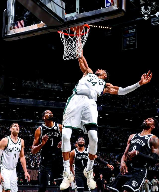 完美体育在线-包含NBA东部榜首之战：雄鹿对阵猛龙激烈对抗的词条