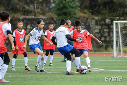 完美体育官网-包含沃尔夫斯堡球队将与慈善机构合作，为社区助力的词条