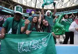 完美体育在线-沙特球队遭遇挑战,艰难晋级下一轮比赛